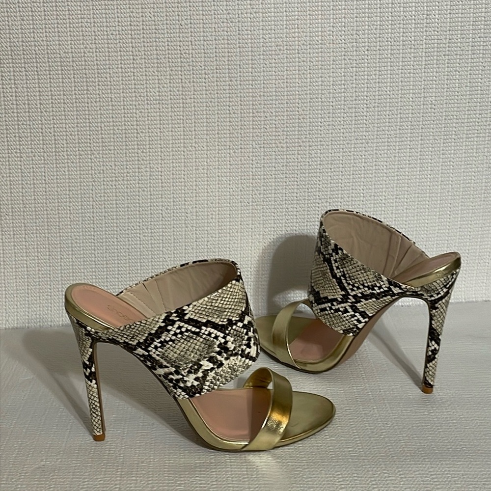 Shoe dazzle. Dollas, Slip on, High heel shoes